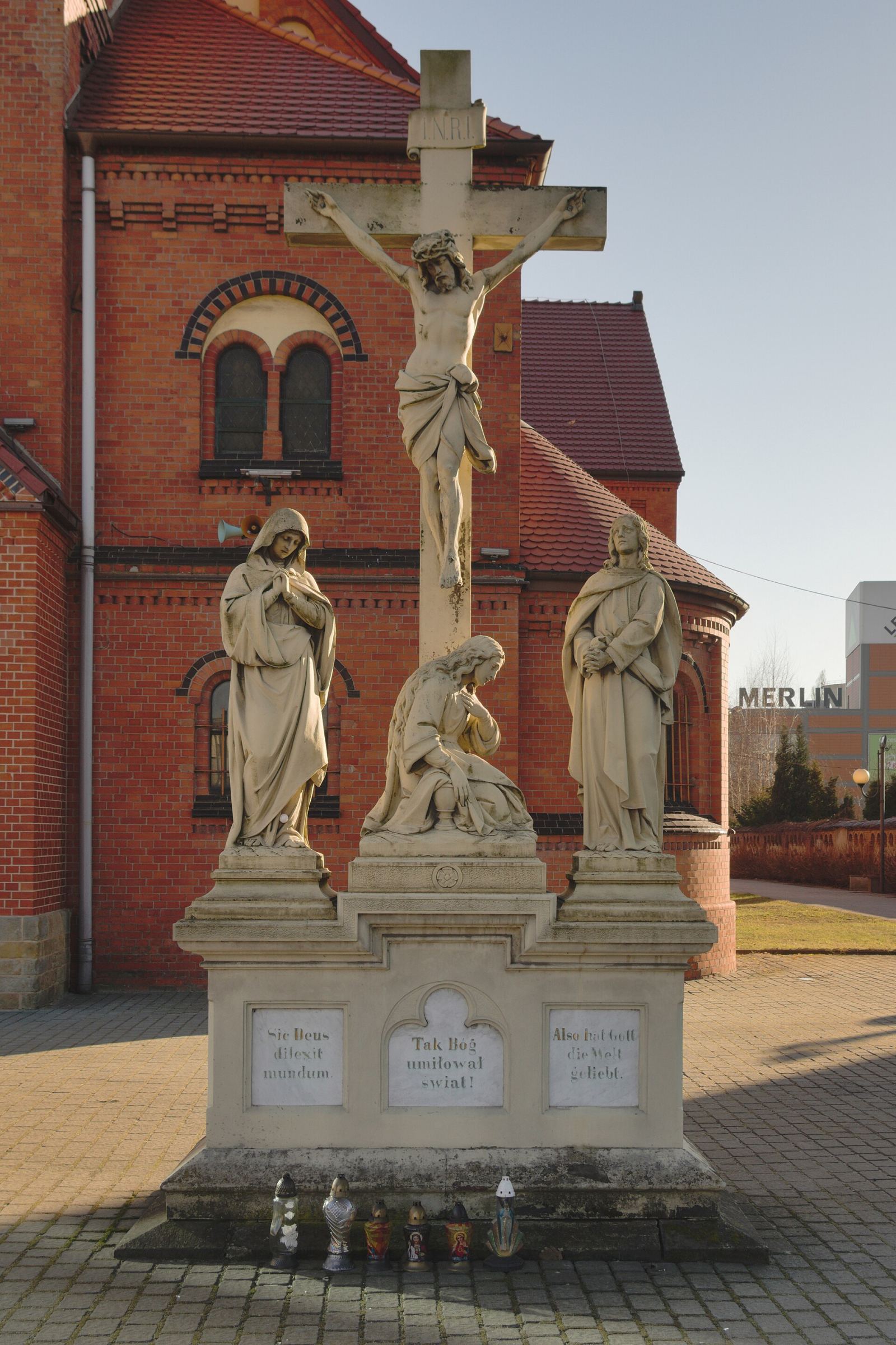 Grupa rzeźbiarska Ukrzyżowanie, Katowice