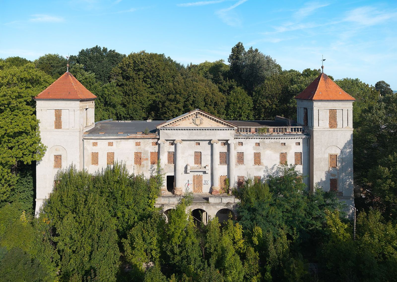 Pałac, Kluczowa