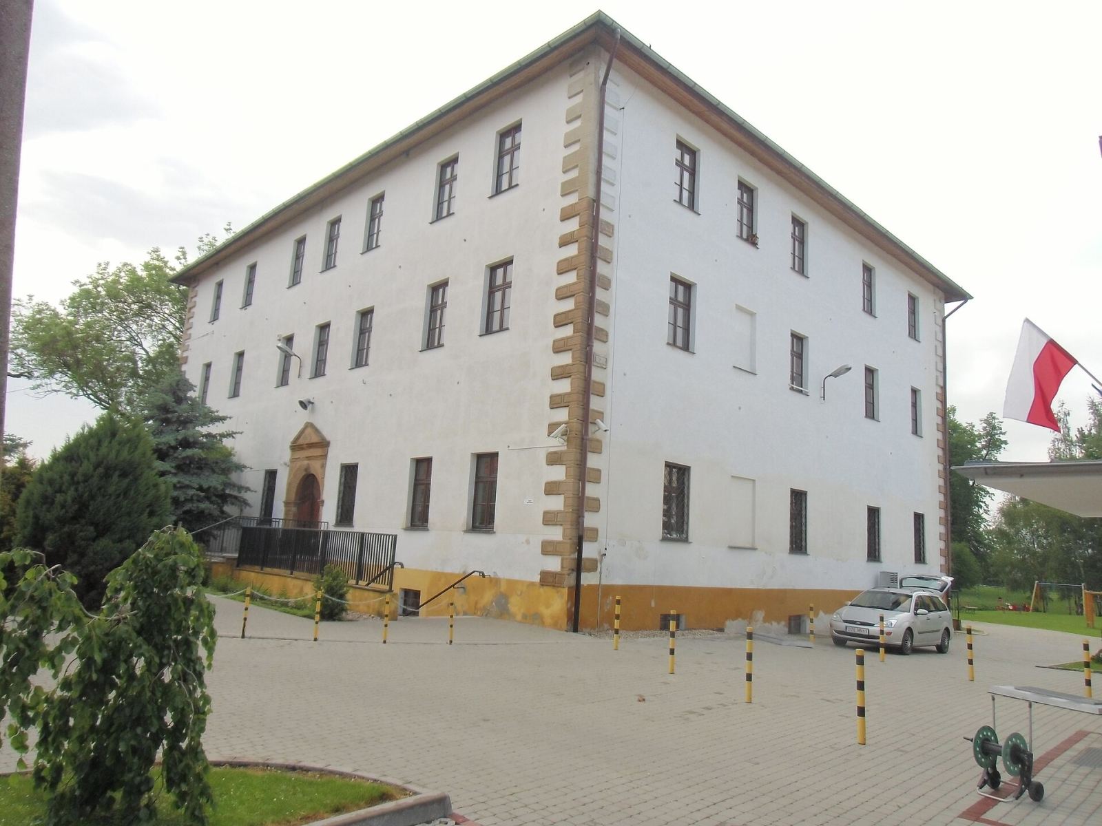 Dwór, ob. szkoła, Gierałtowiec