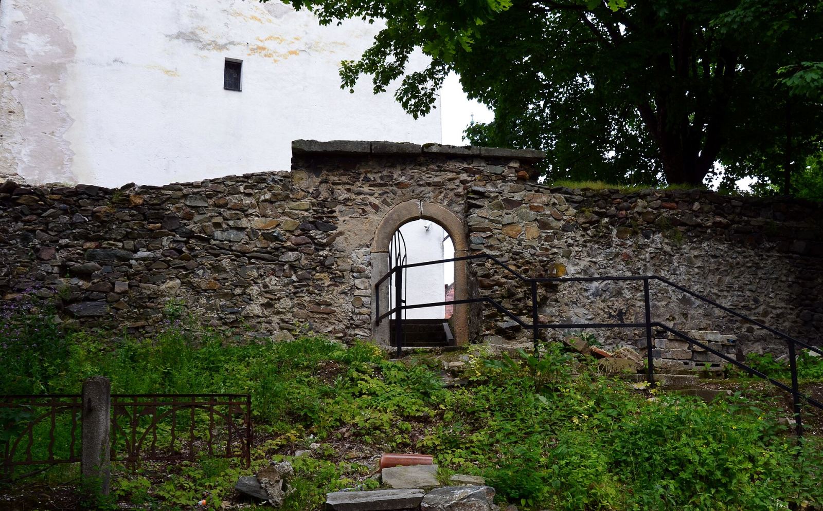 Mur cmentarny, Wojcieszów