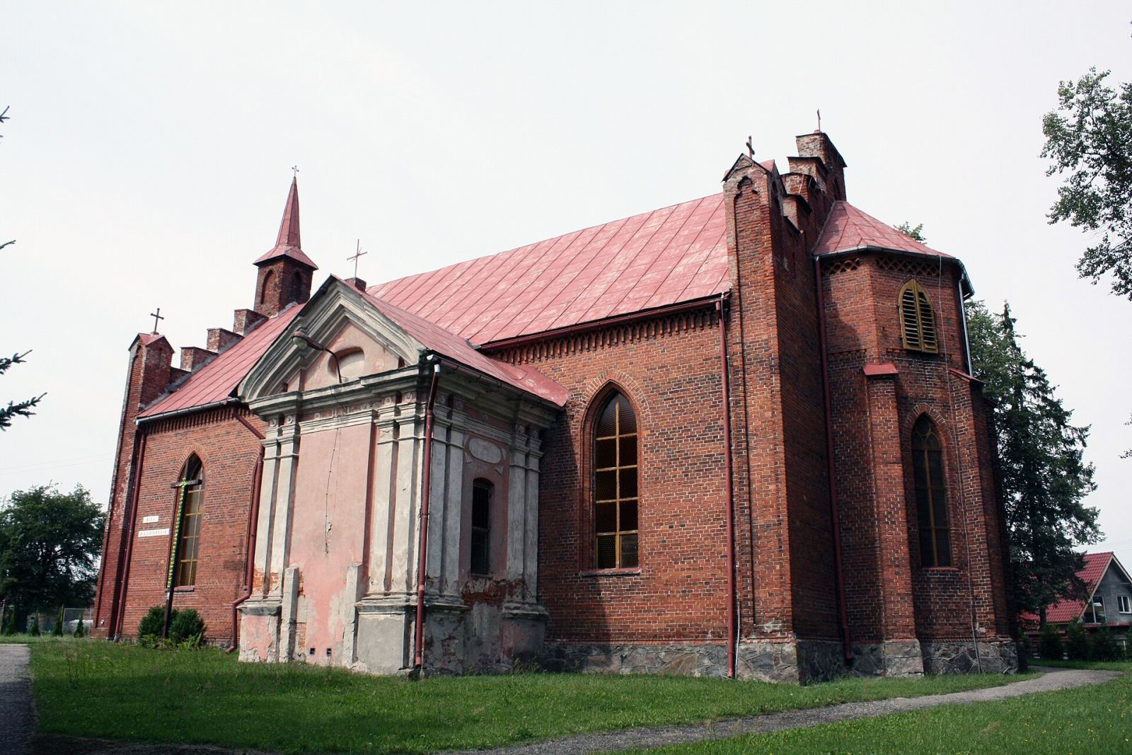 Kościół ewangelicki, ob. rzymskokatolicki parafialny pw. Matki Boskiej Różańcowej, Siemczyno