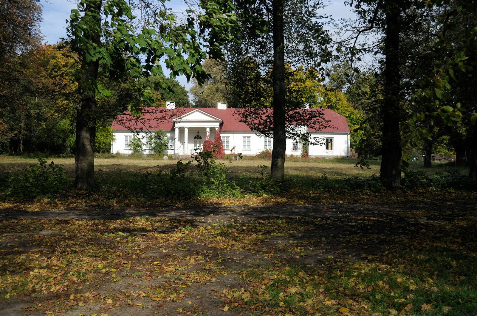 Zespół parkowo-dworski, Rytomoczydła