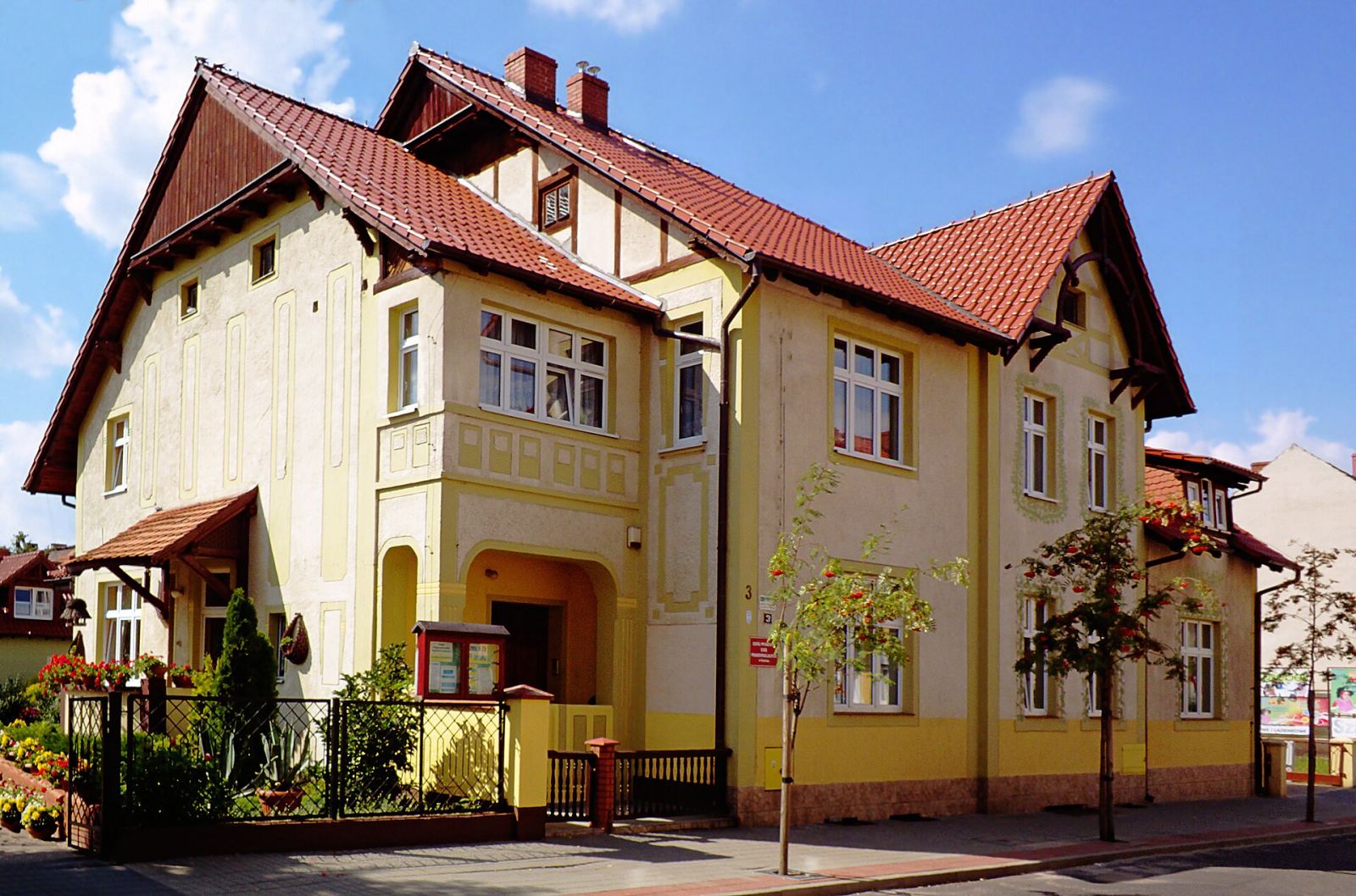 Dom, Chodzież