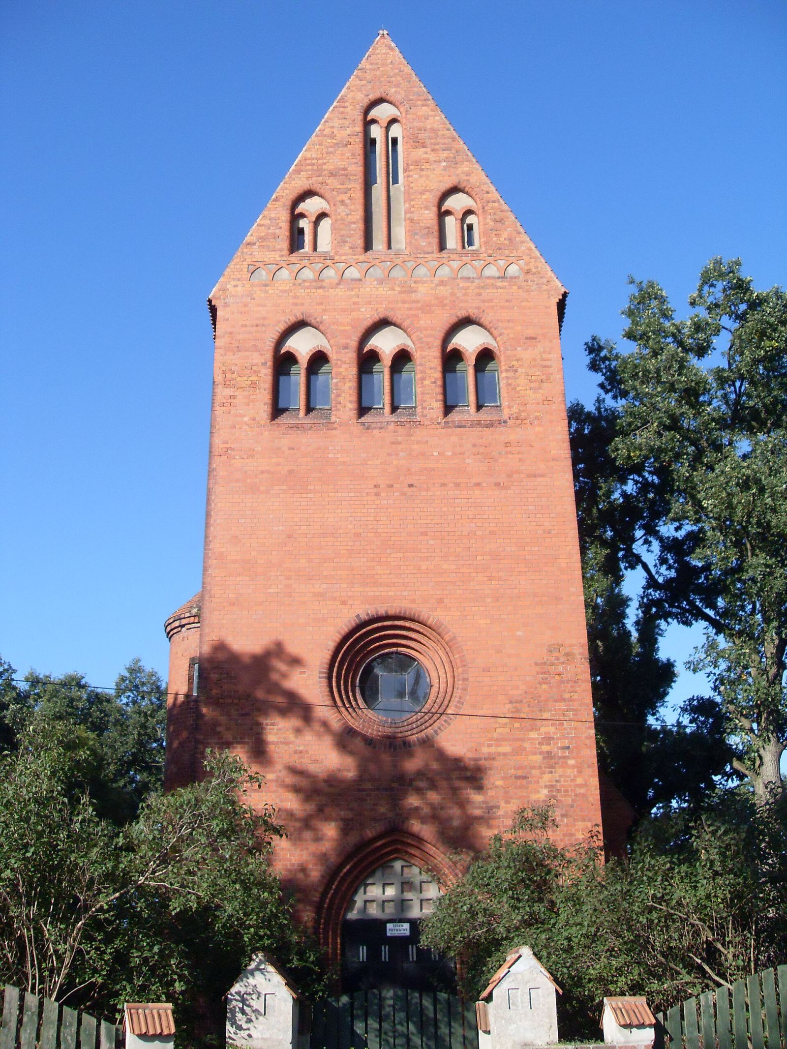 Kościół ewangelicki, Łekno