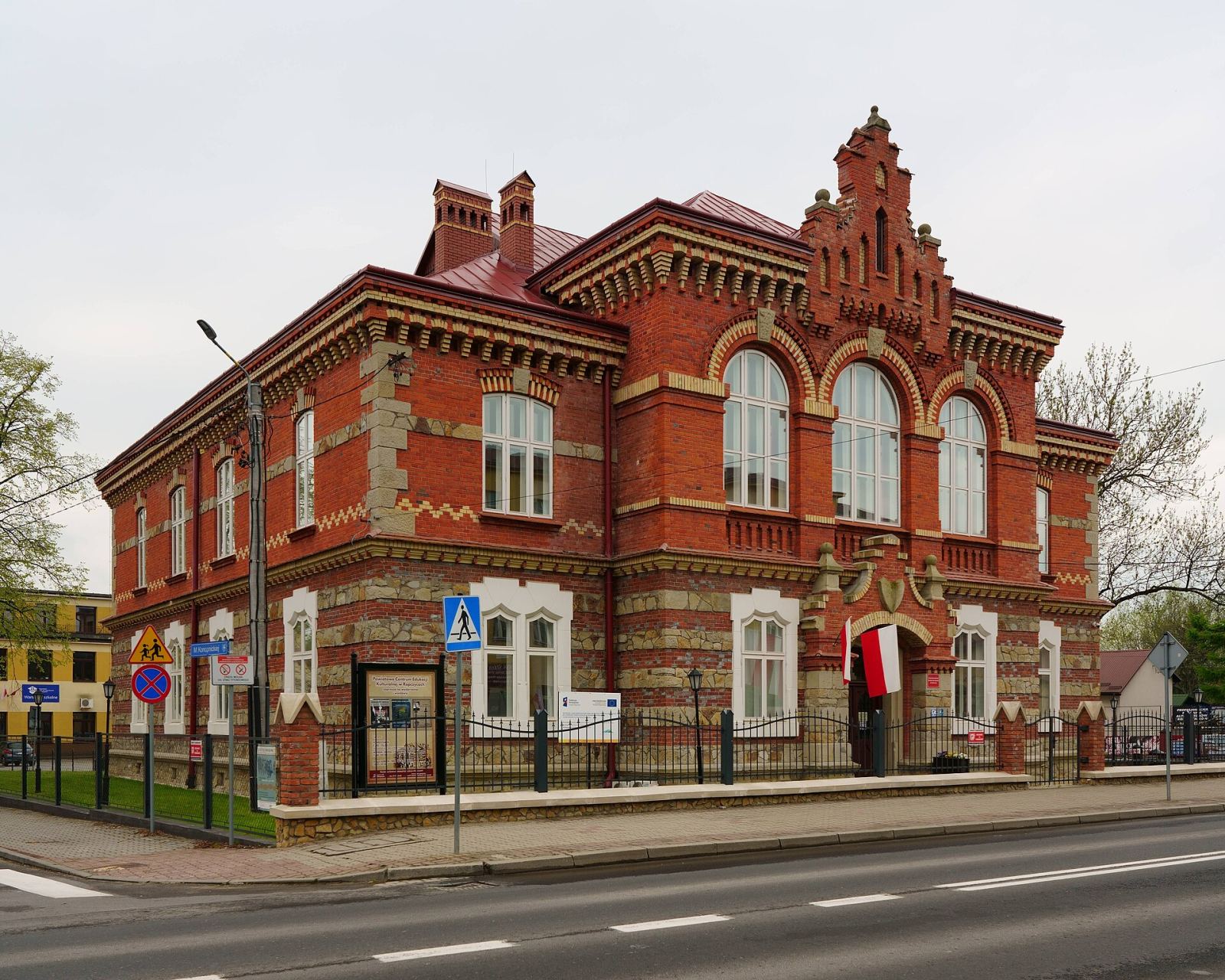 Budynek Kasy Oszczędności, Ropczyce