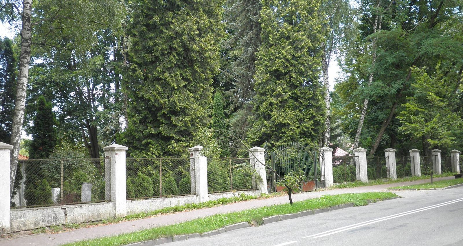 Ogrodzenie z bramą wjazdową, Nałęczów