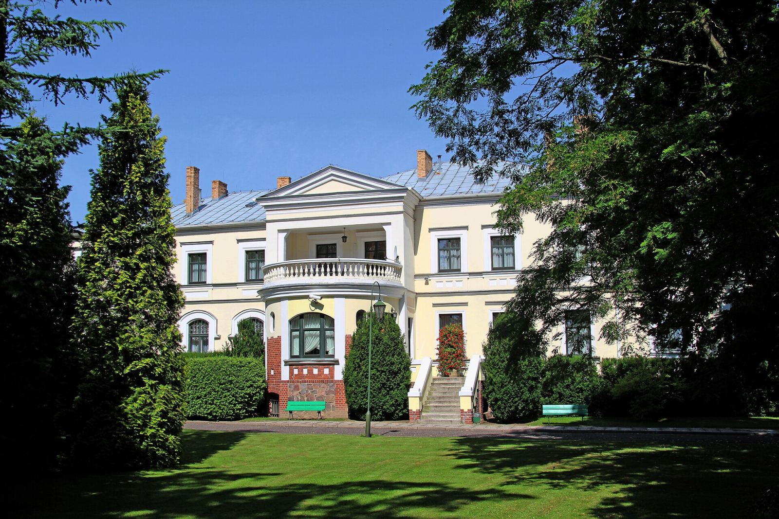 Dwór, Skrzynki