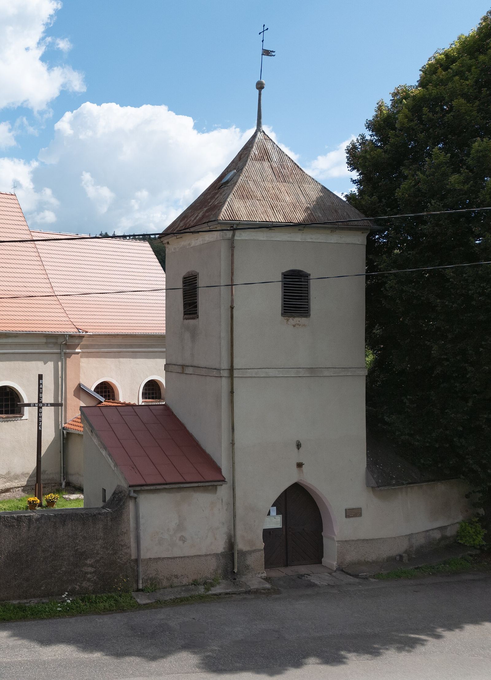 Budynek bramny z dzwonnicą, Raszków