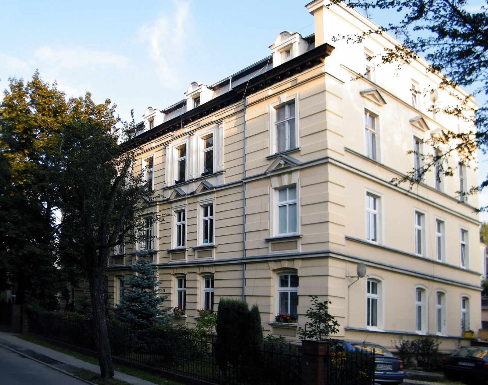 Dom, Opole
