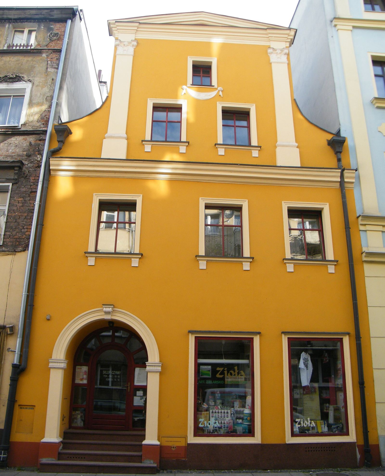 Dom, Brzeg