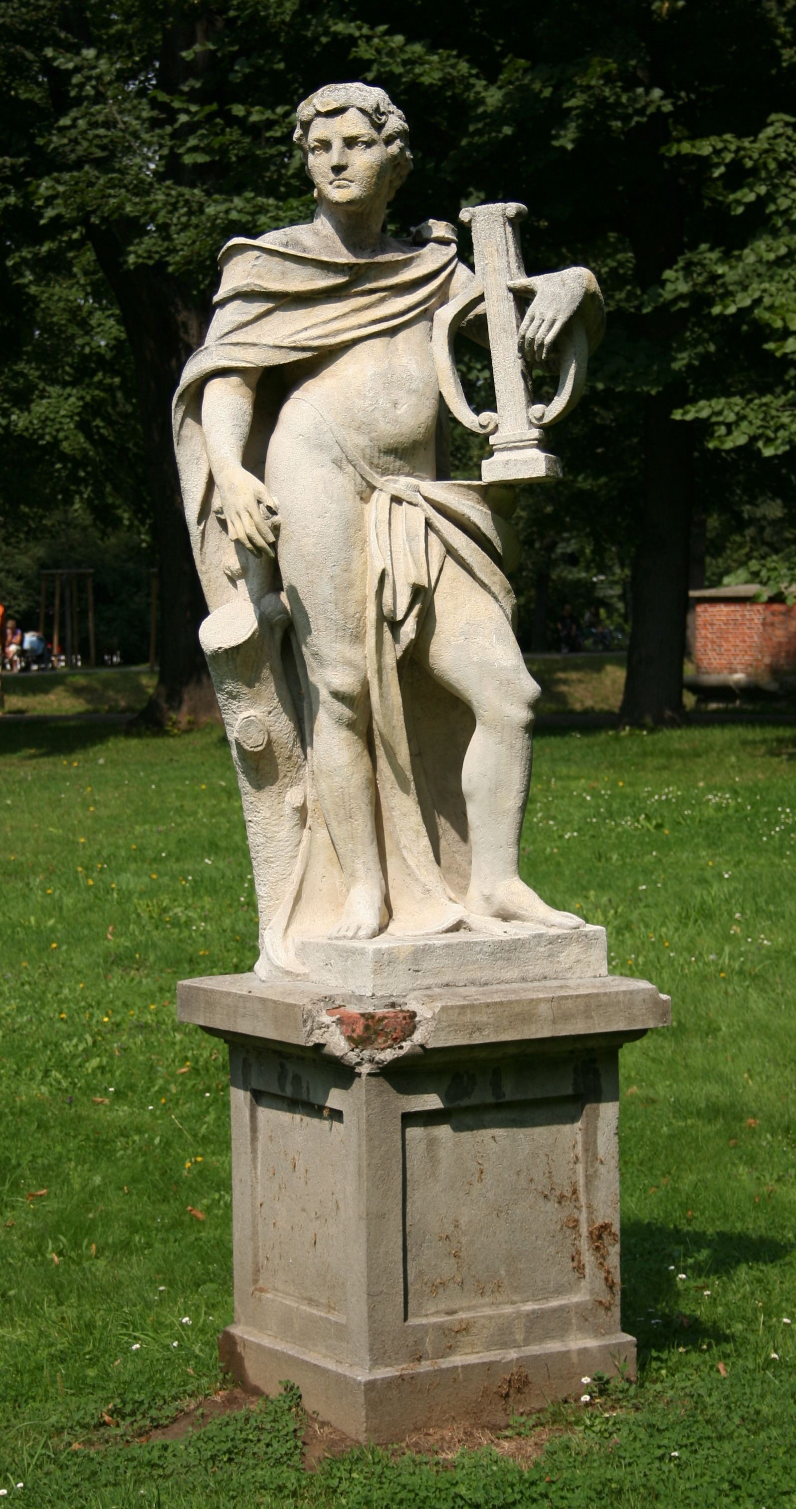 Posąg Apolla, Łańcut