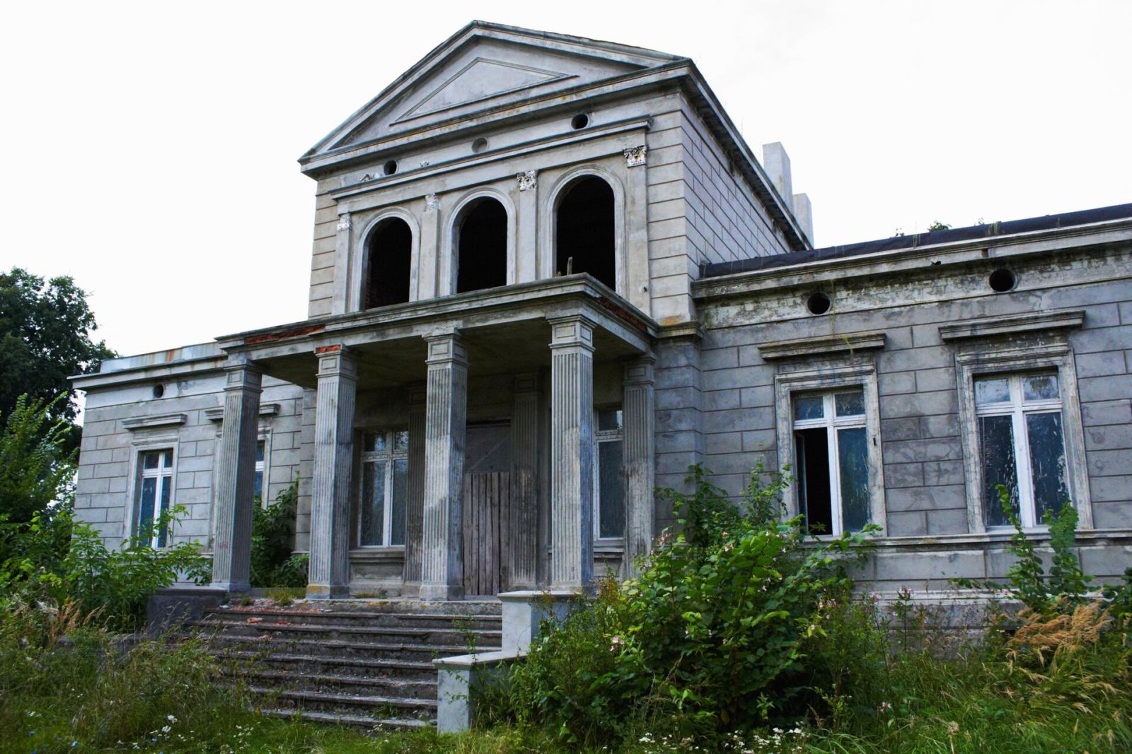 Dwór, Kurcew
