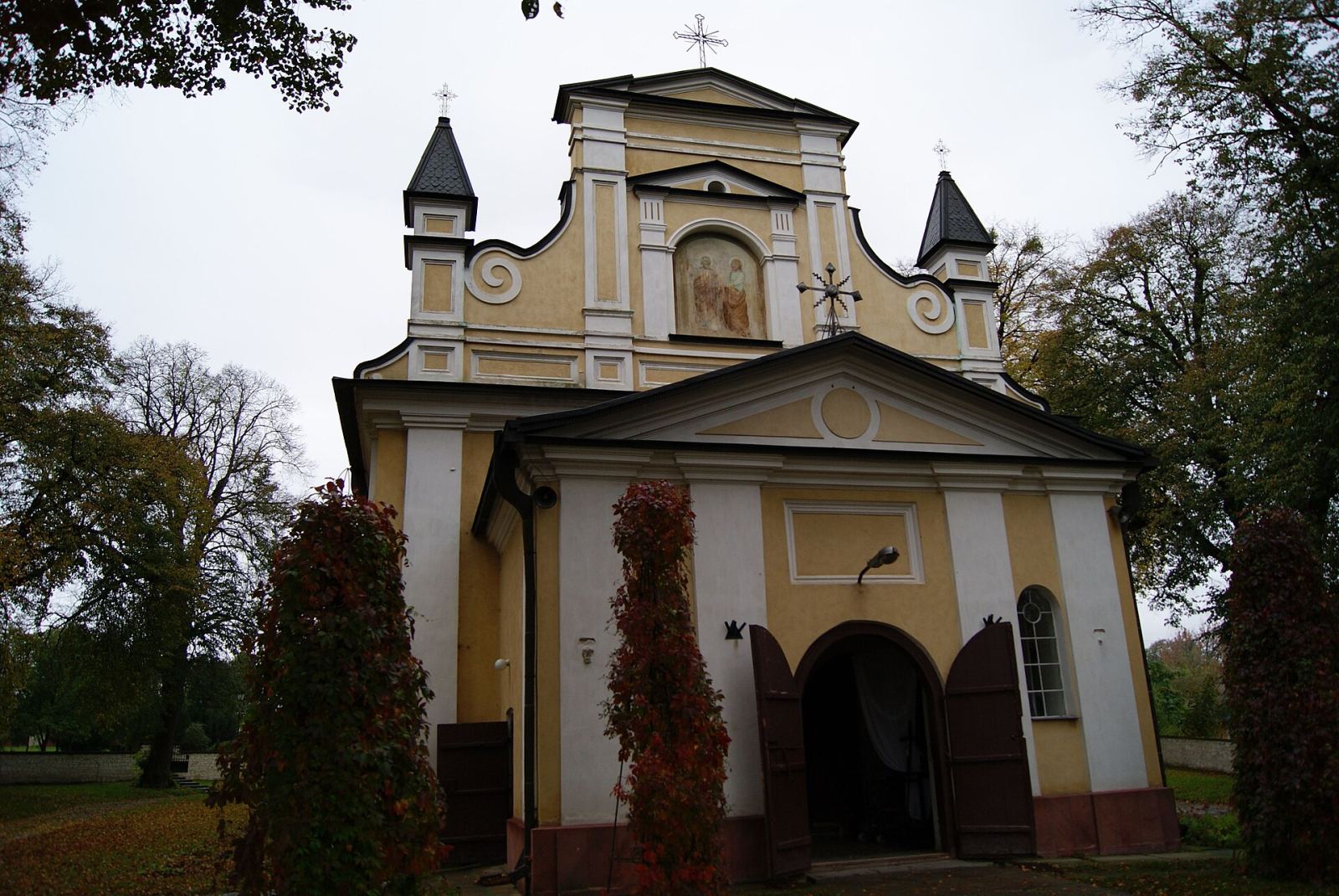 Kościół parafialny pw. św.św. Apostołów Piotra i Pawła, Częstoborowice