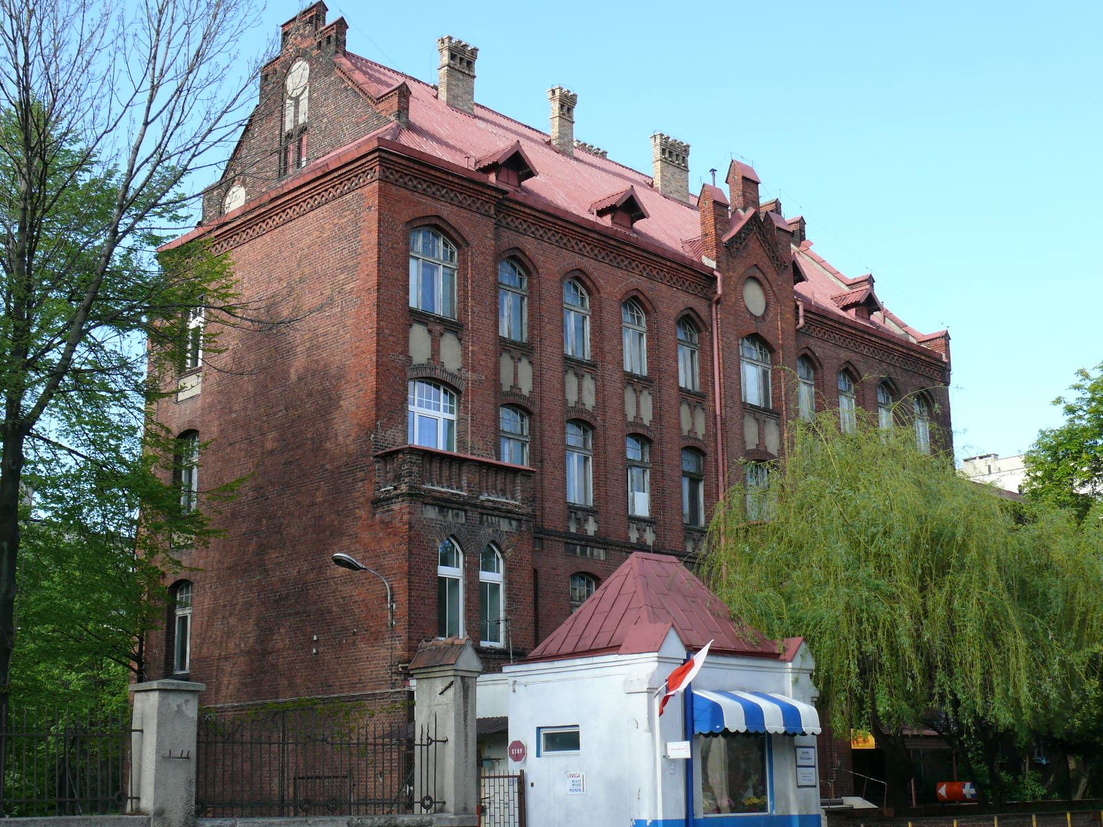 Dom diakonis i szpital miłosierdzia, ob. poliklinika MSWiA, Łódź