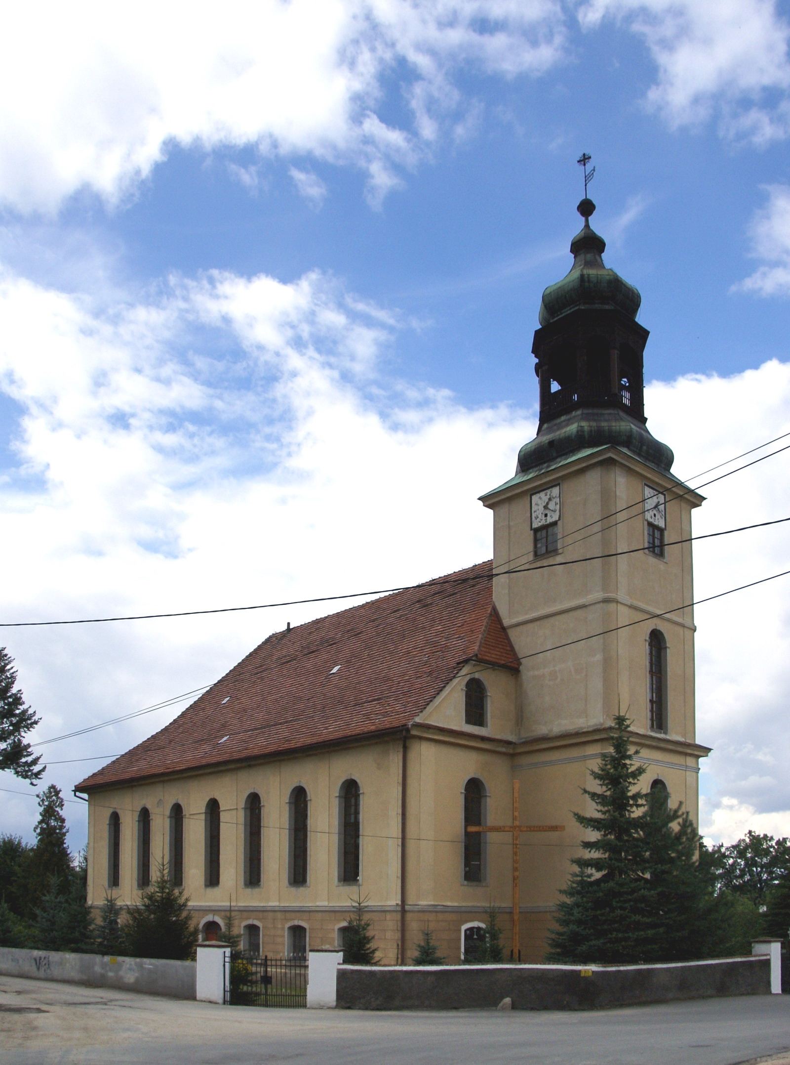 Kościół ewangelicki, ob. rzymskokatolicki parafialny pw. Matki Boskiej Ostrobramskiej, Sosnówka