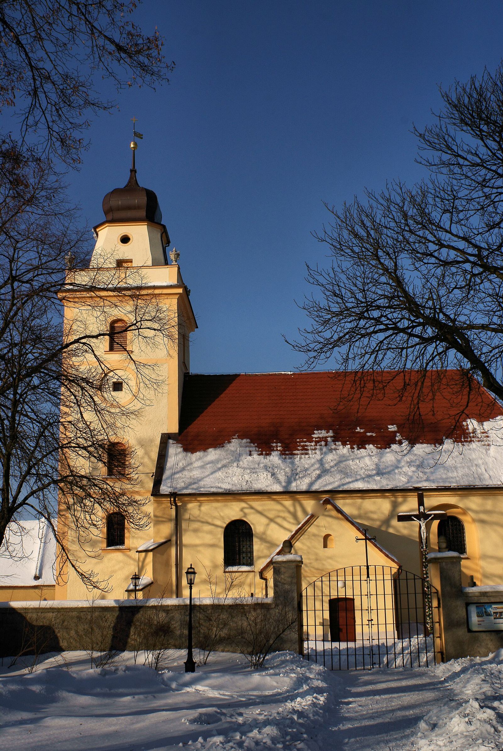 Kościół parafialny pw. św. Michała Archanioła, Sobin