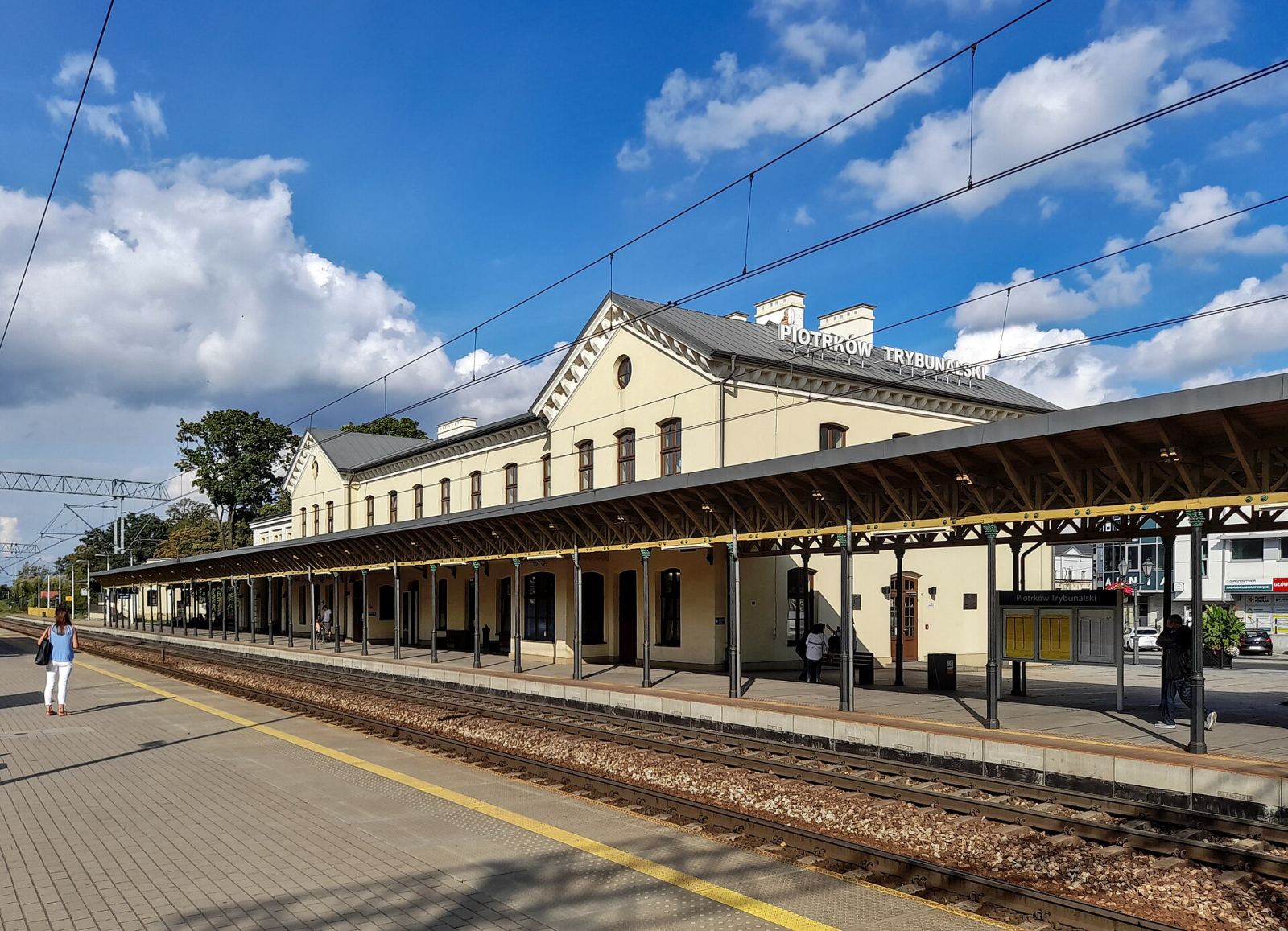 Budynek biurowy, ob. handlowy, Piotrków Trybunalski