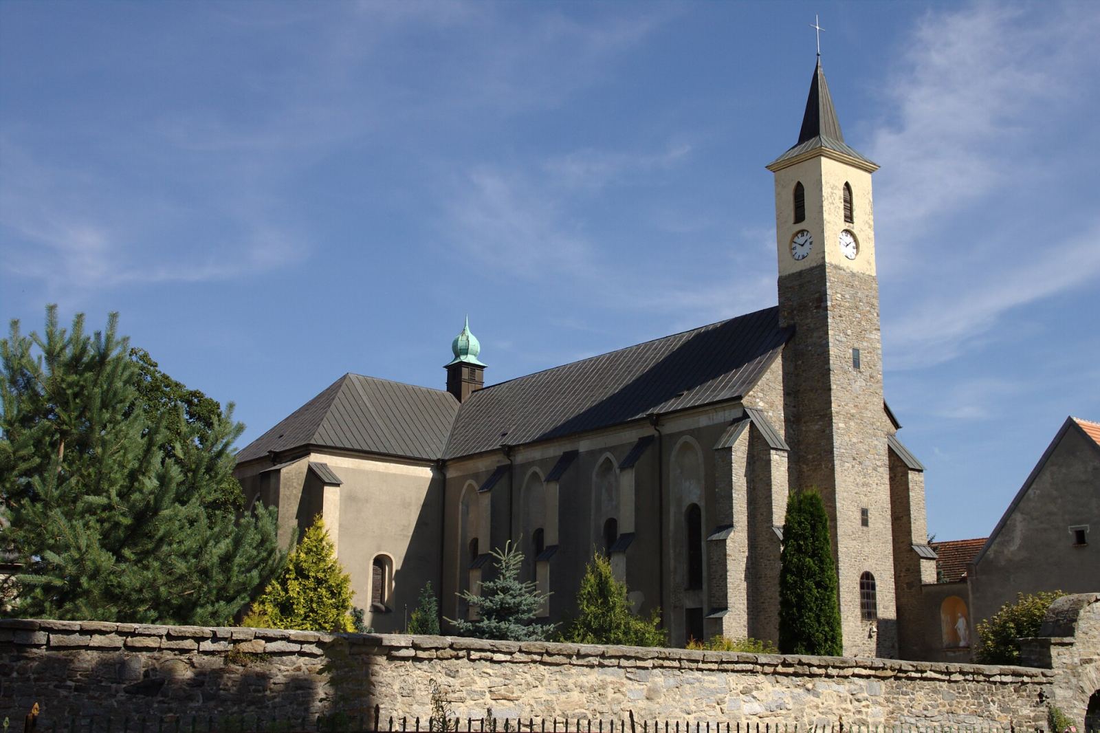 Kościół parafialny pw. Podwyższenia Krzyża Świętego, Strzelin
