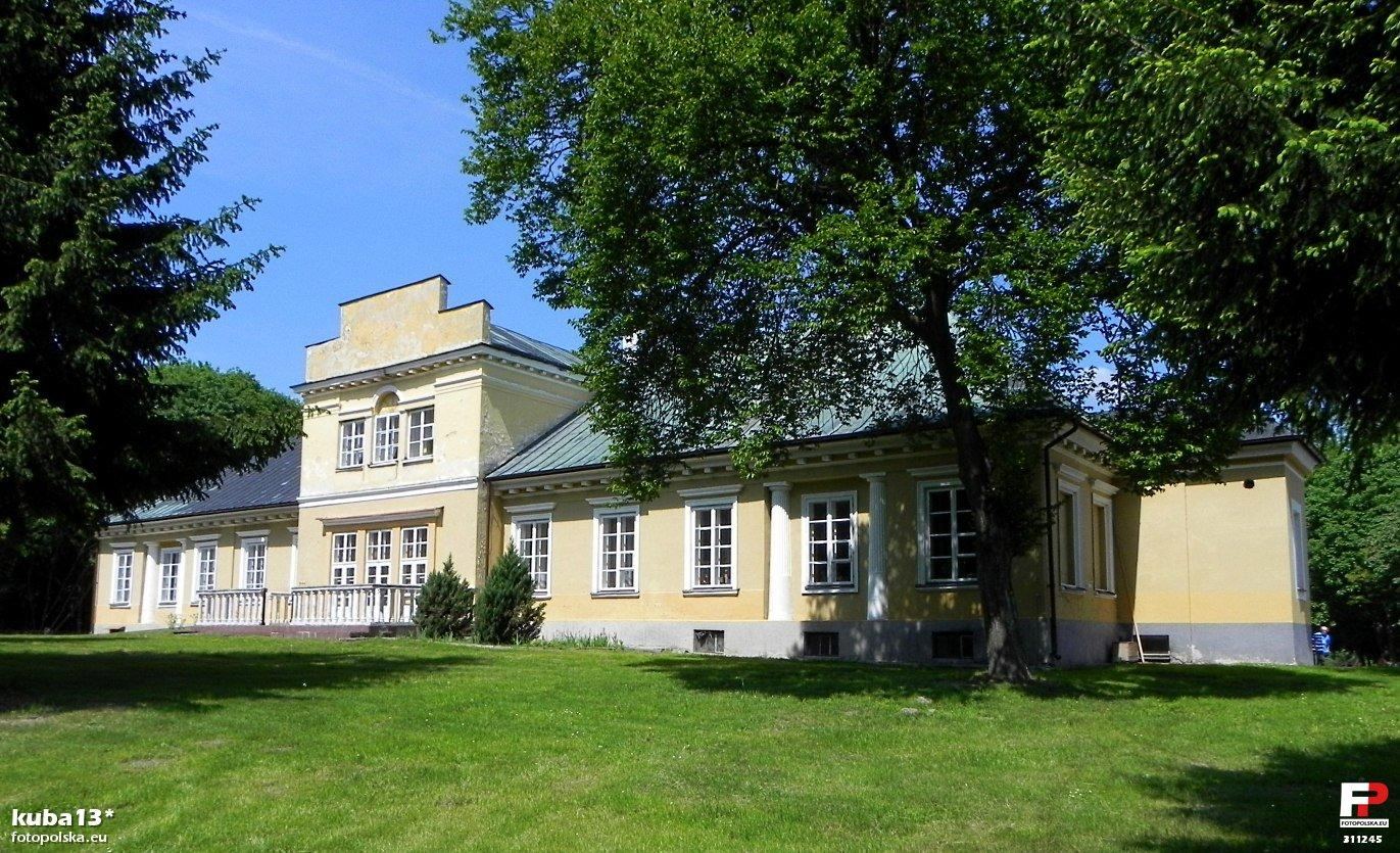 Zespół pałacowo-parkowy, Surhów