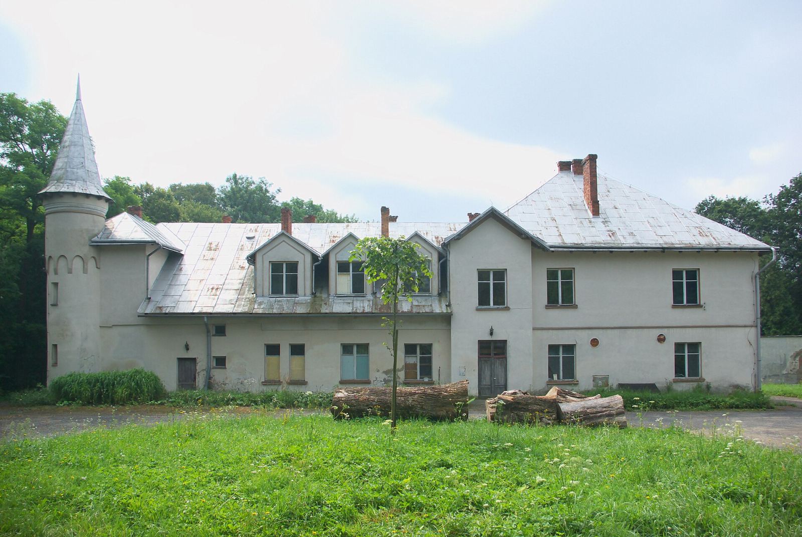 Zespół dworsko-parkowy, Załuż