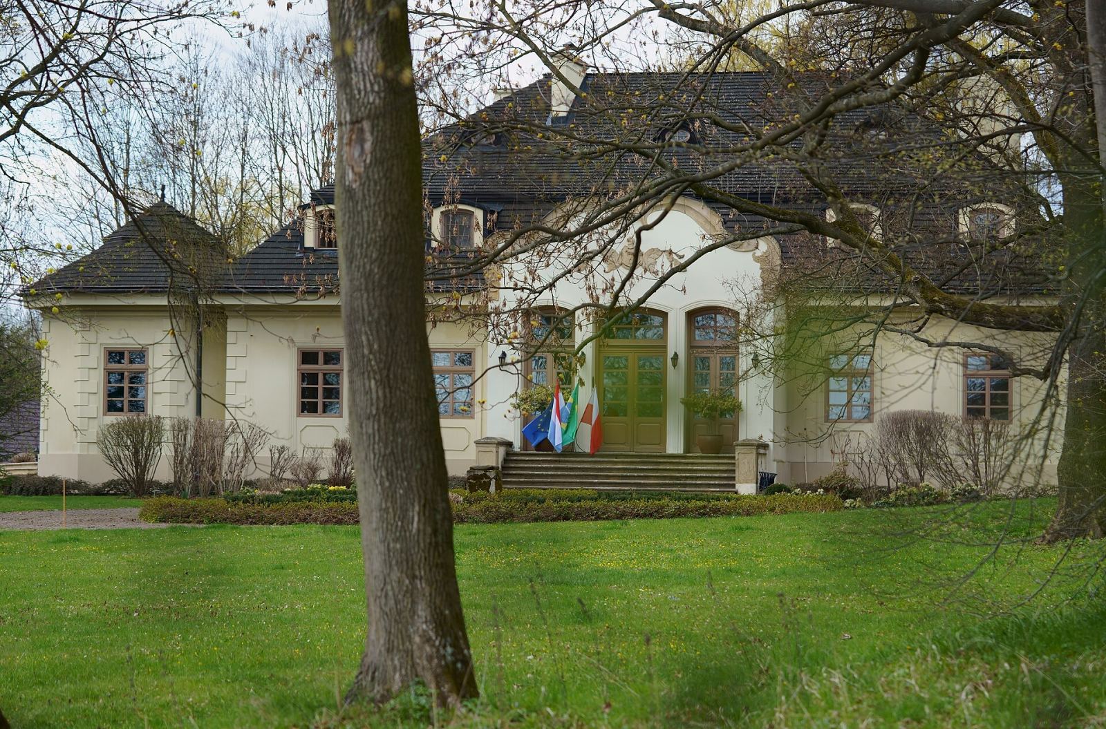Dwór, Karniowice