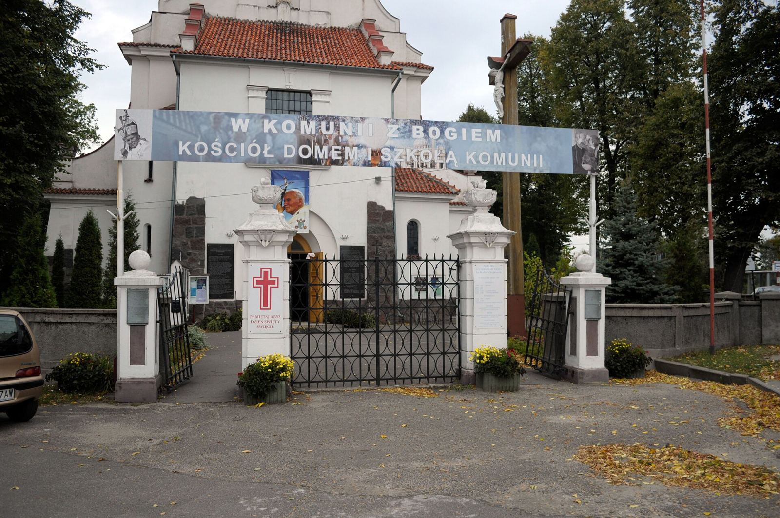 Ogrodzenie z bramą, Jazgarzew
