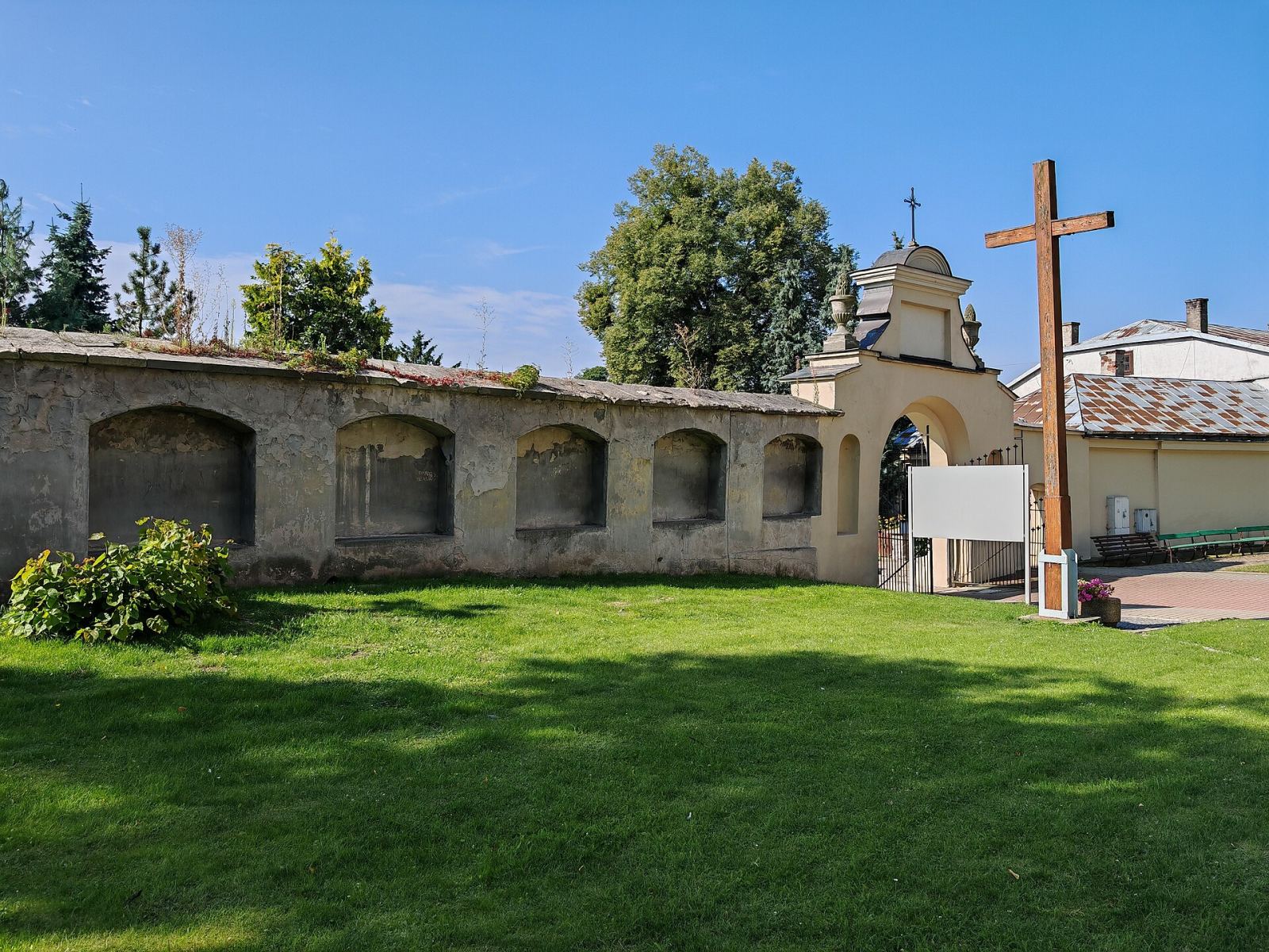 Ogrodzenie, Opatów
