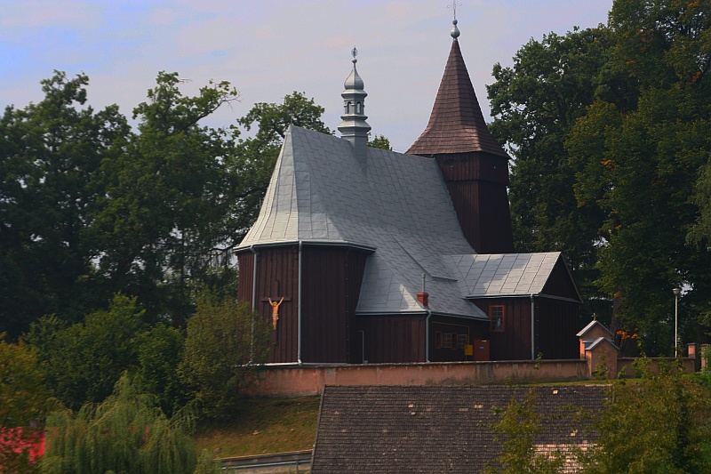Kościół parafialny pw. św. Anny, Święcany