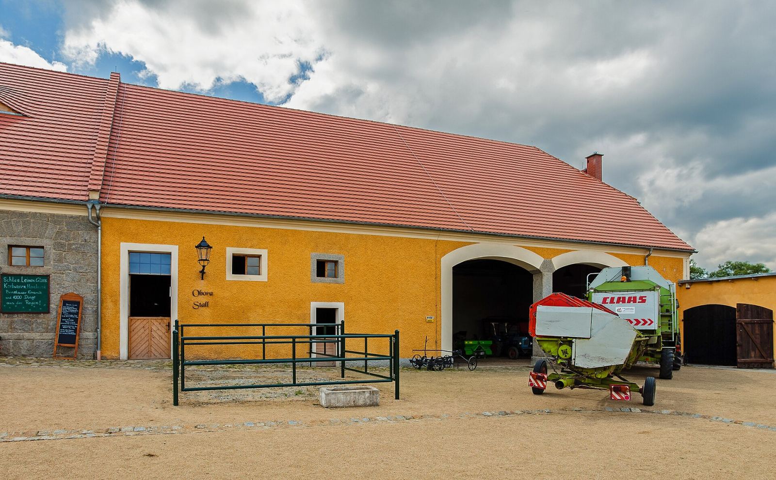 Stodoła II, Łomnica
