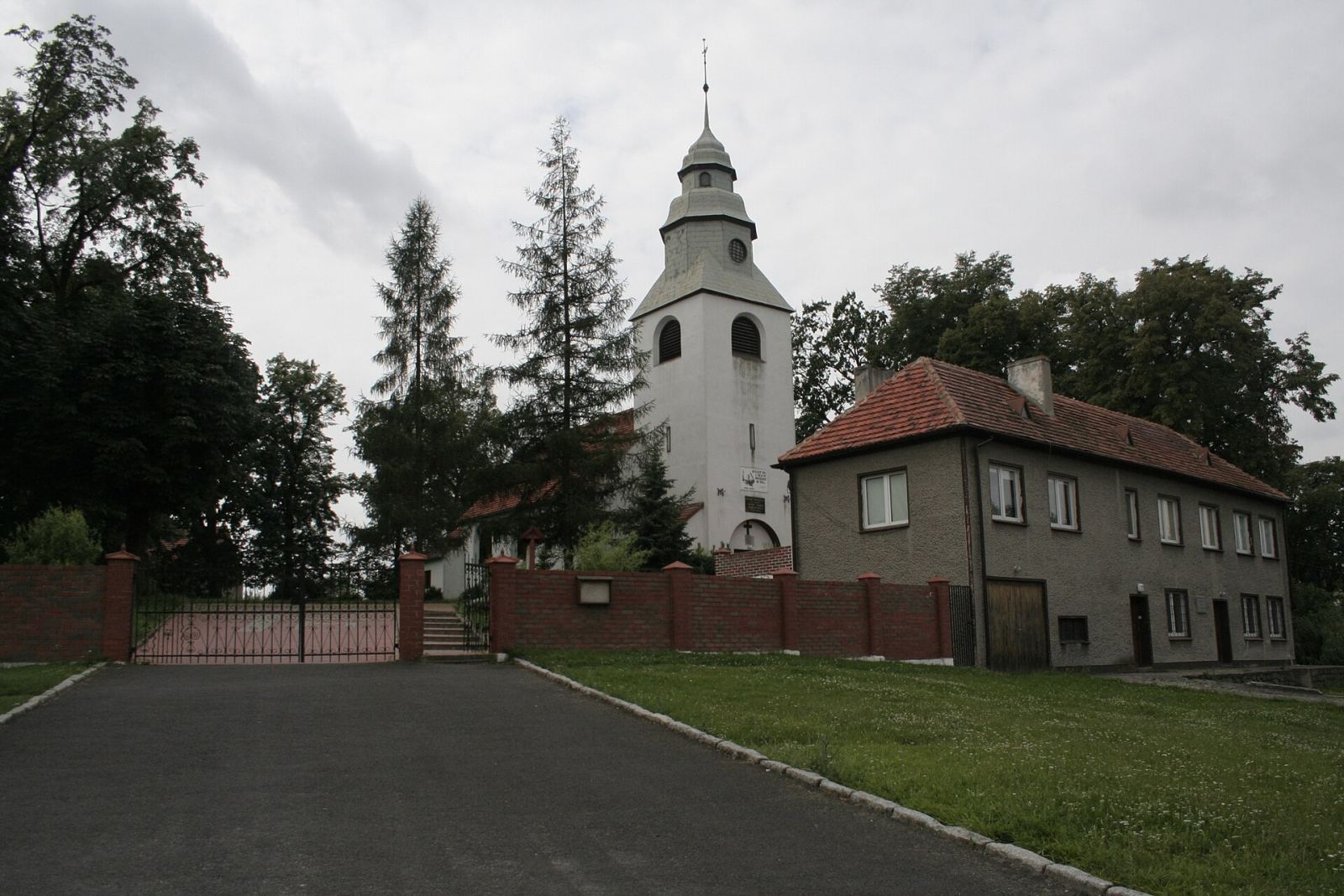 Kościół parafialny pw. Matki Boskiej Różańcowej, Wilczków