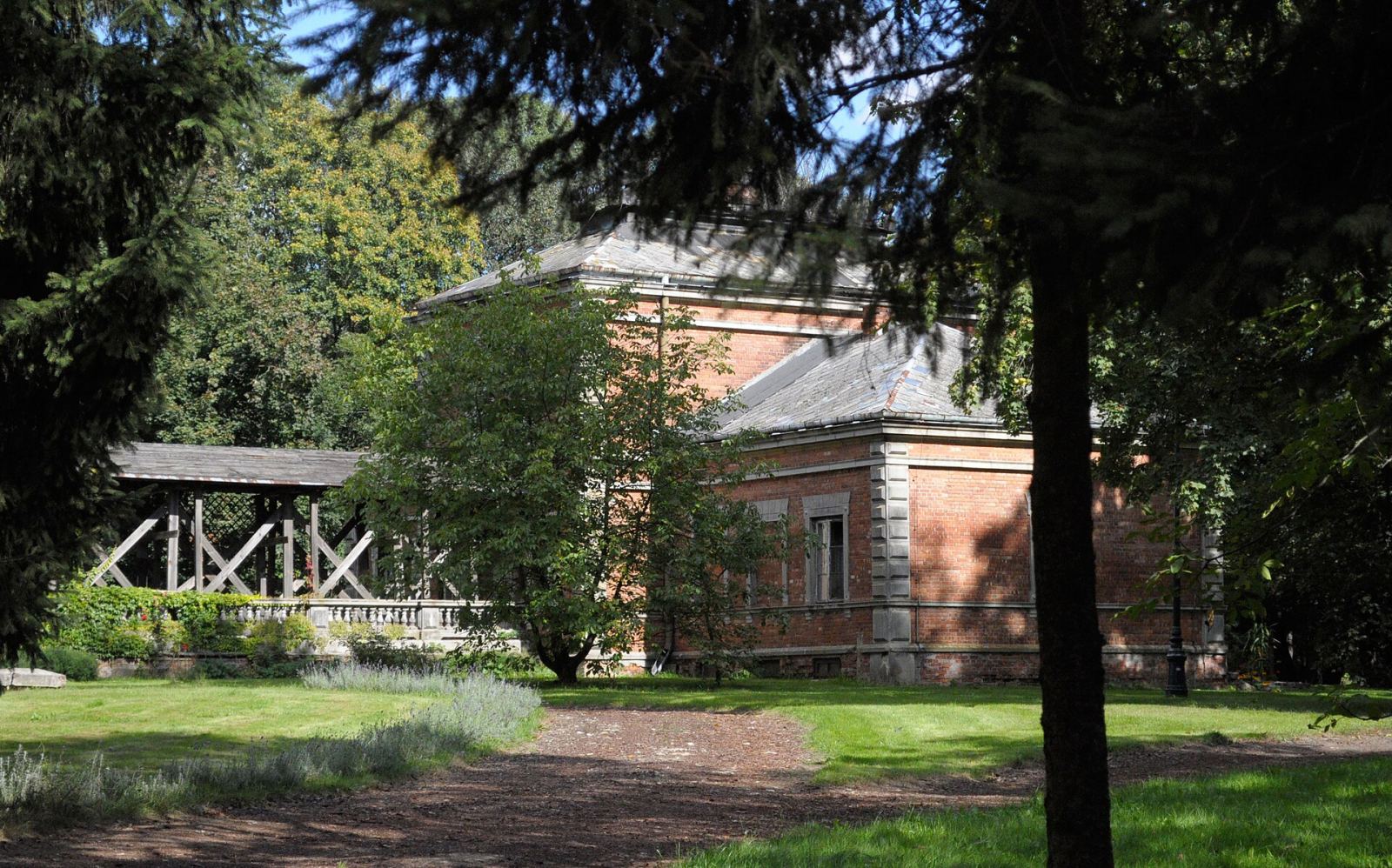 Pawilon, Policzna