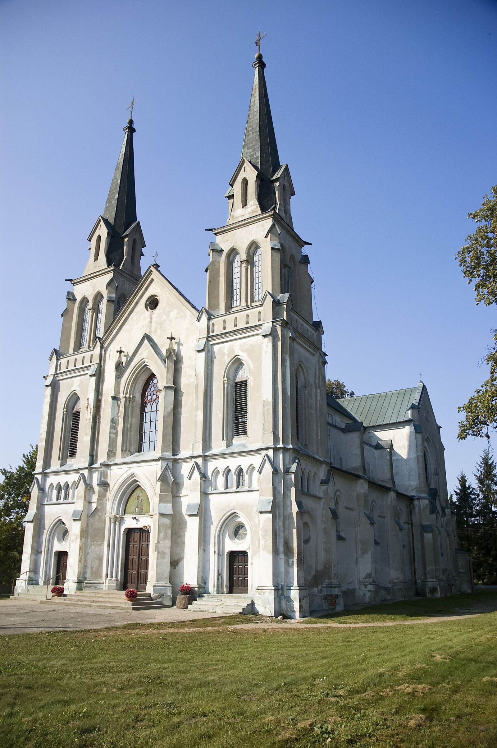 Kościół pw. Matki Boskiej Bolesnej, Nieborów