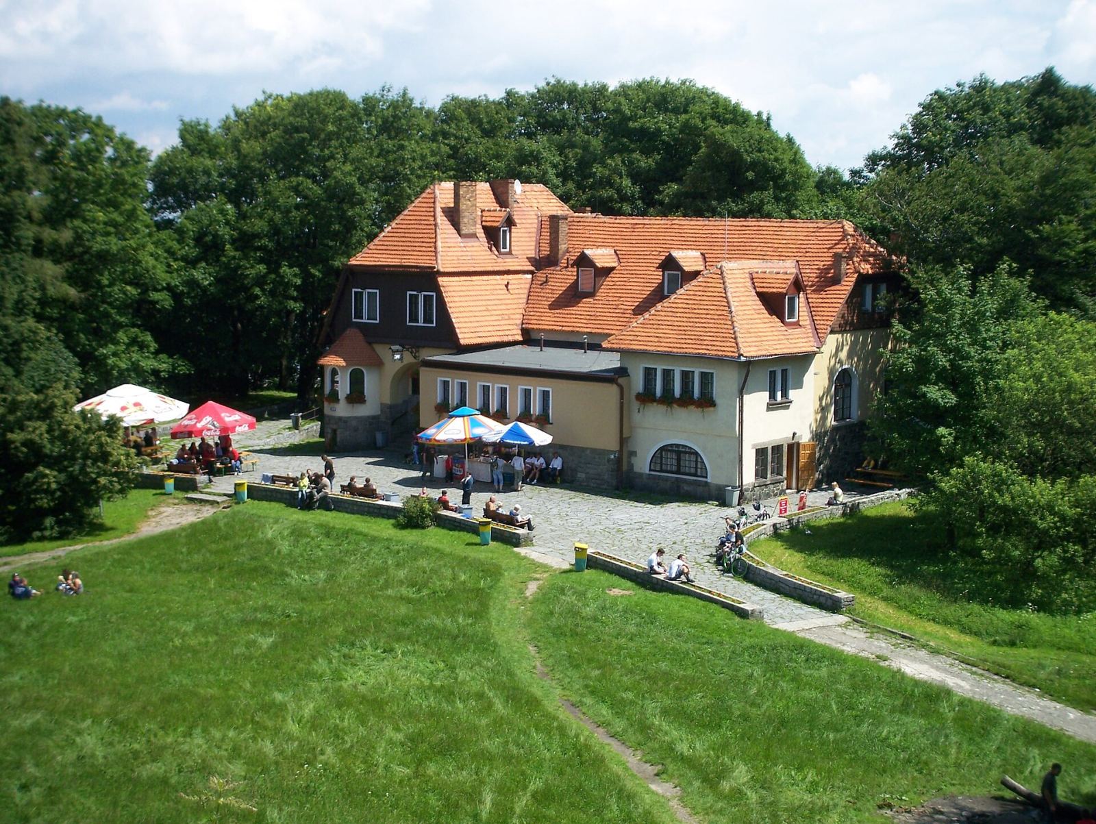 Schronisko im. Romana Zamorskiego, Sobótka