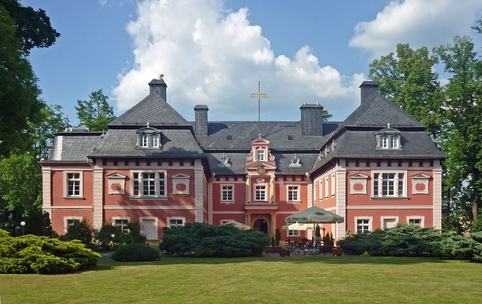 Pałac, Miłków