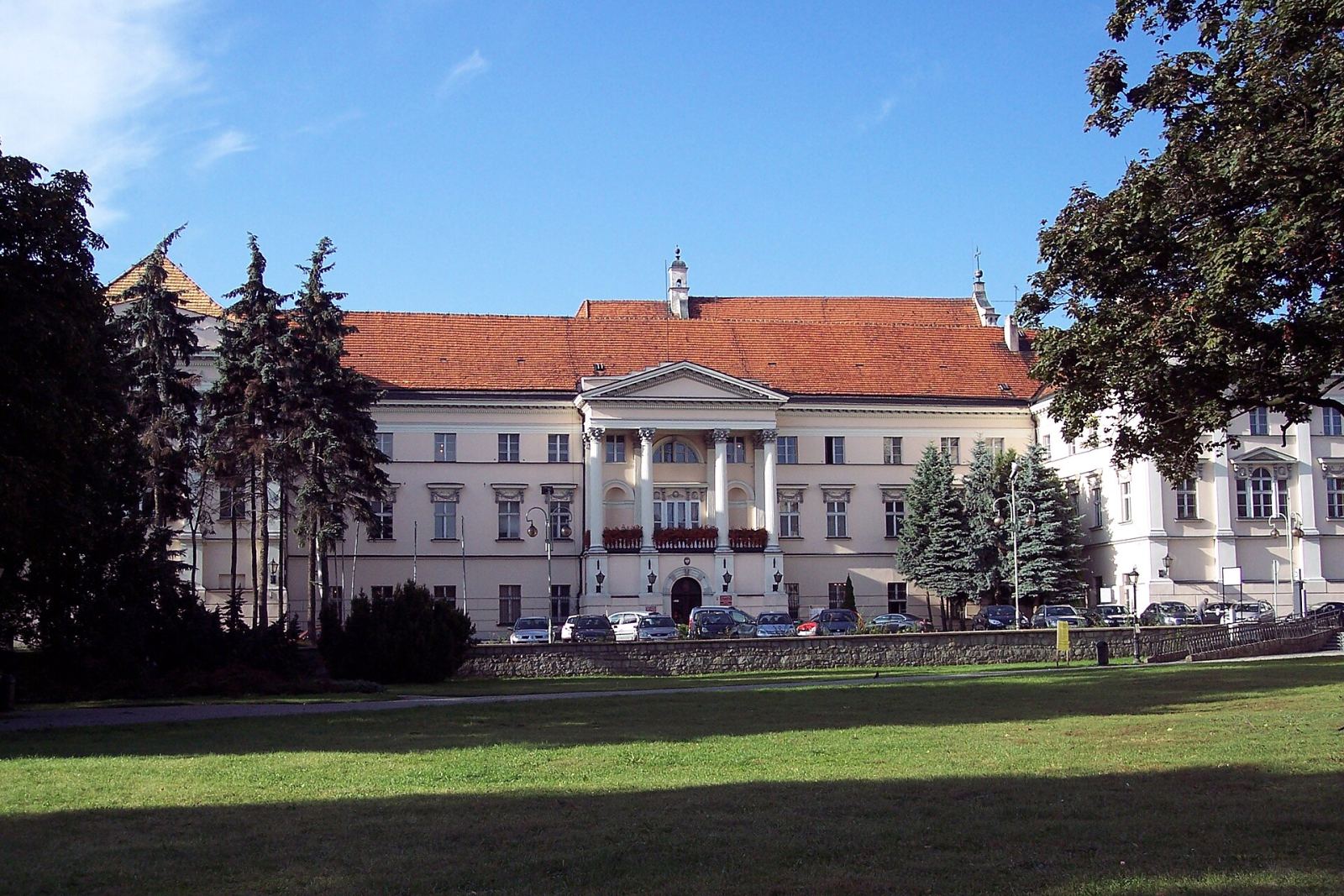 Pałac arcybiskupi i kolegium jezuickie, ob. starostwo powiatowe, Kalisz