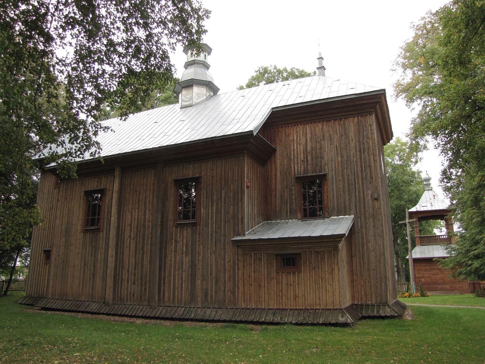 Pozostałości zespołu cerkwi, ob. kościoła rzymskokatolickiego, Bezwola