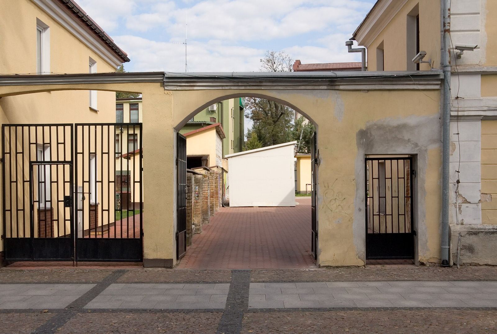 Mur z bramą, Sokółka
