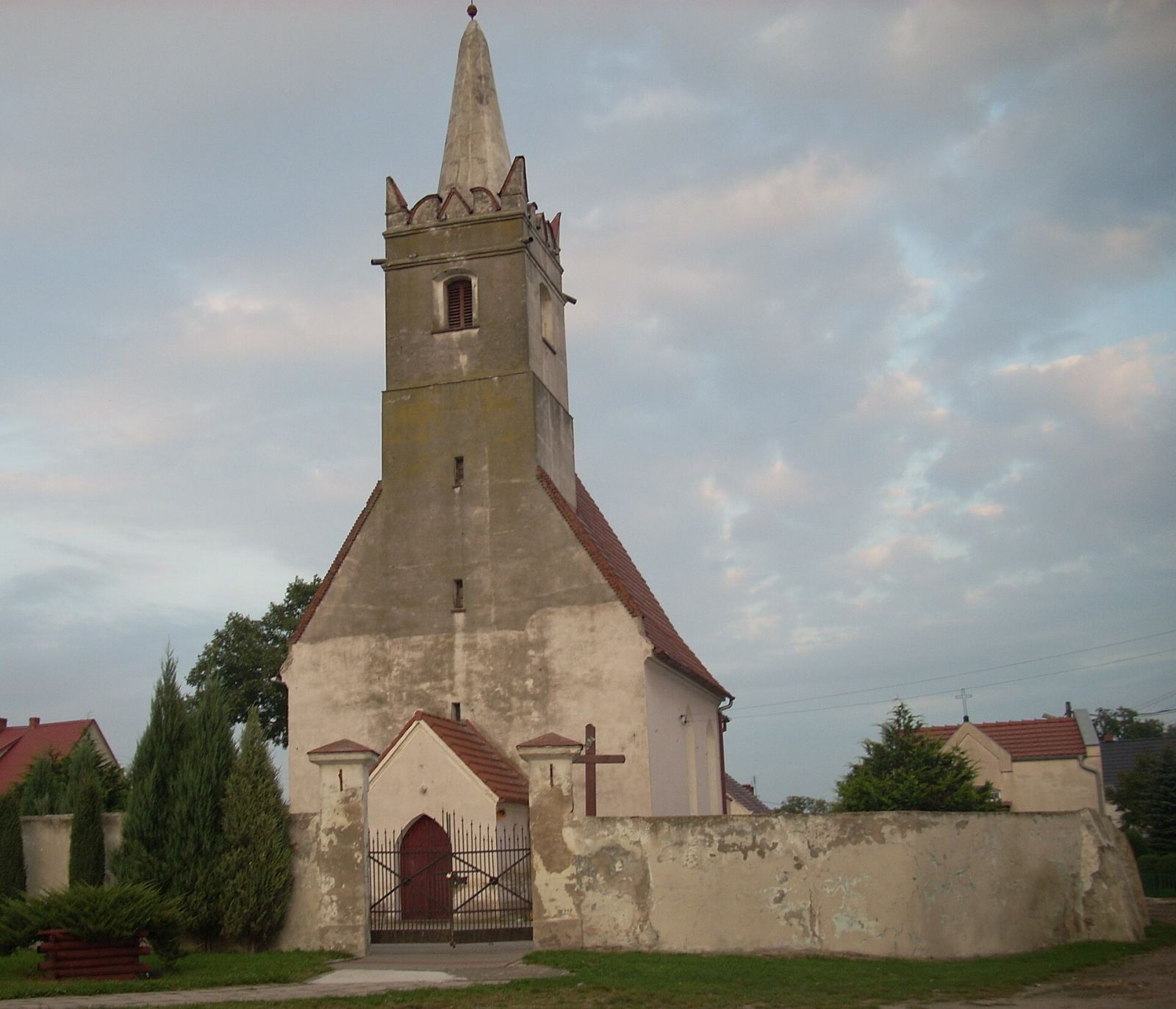 Kościół filialny pw. Świętej Trójcy, Buszyce