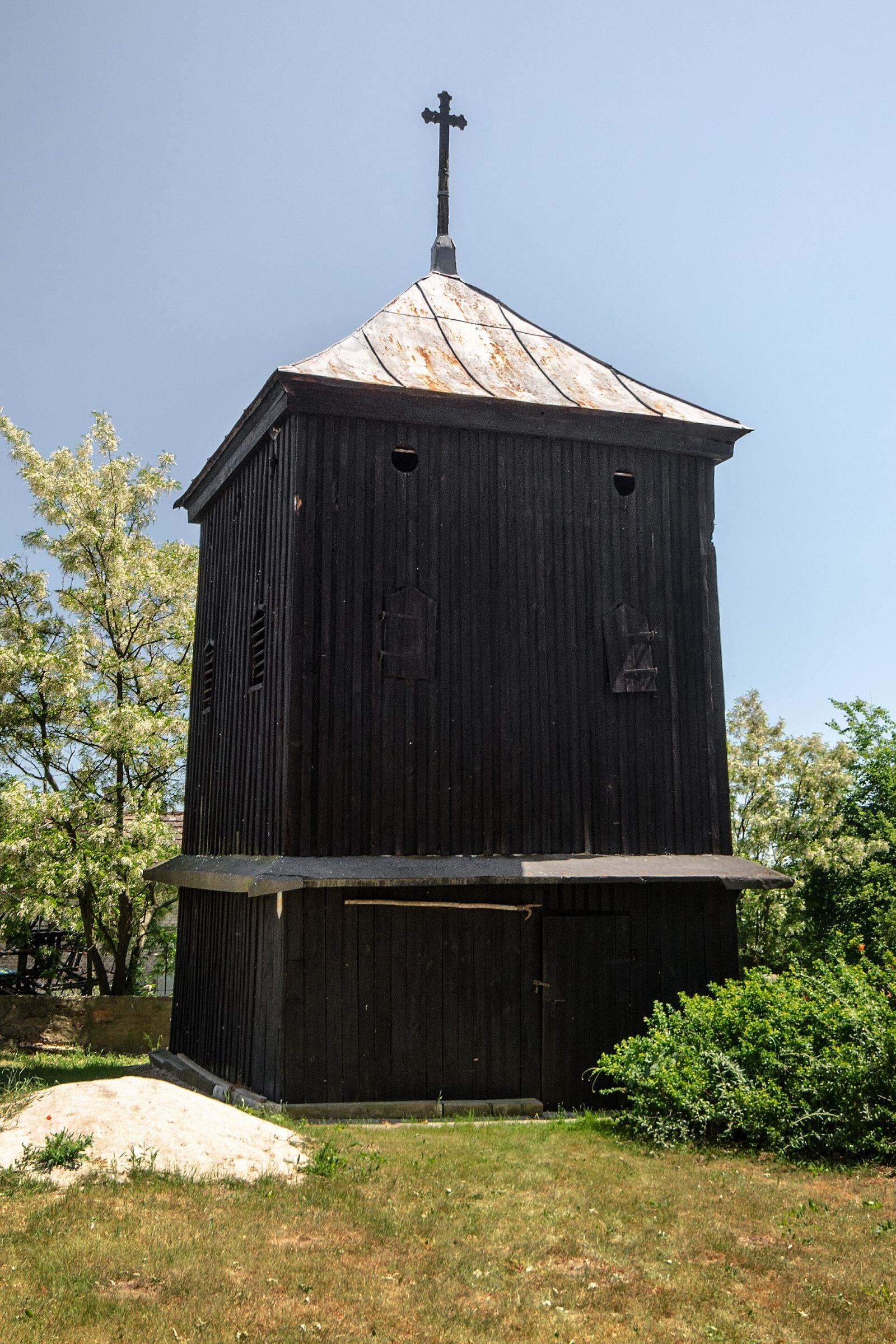 Dzwonnica, Żabin