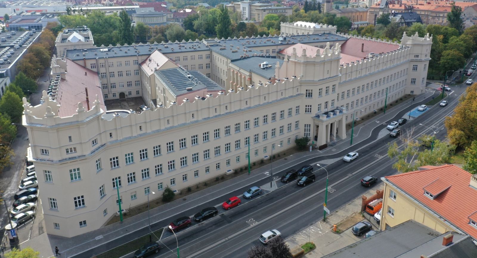 Gmach Collegium Chemicum Uniwersytetu Adama Mickiewicza, Poznań