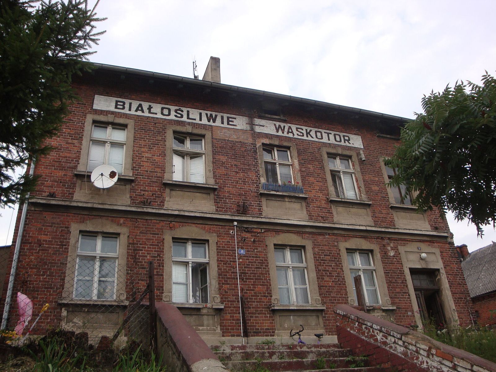 Dworzec kolei wąskotorowej, ob. dom mieszkalny, Białośliwie