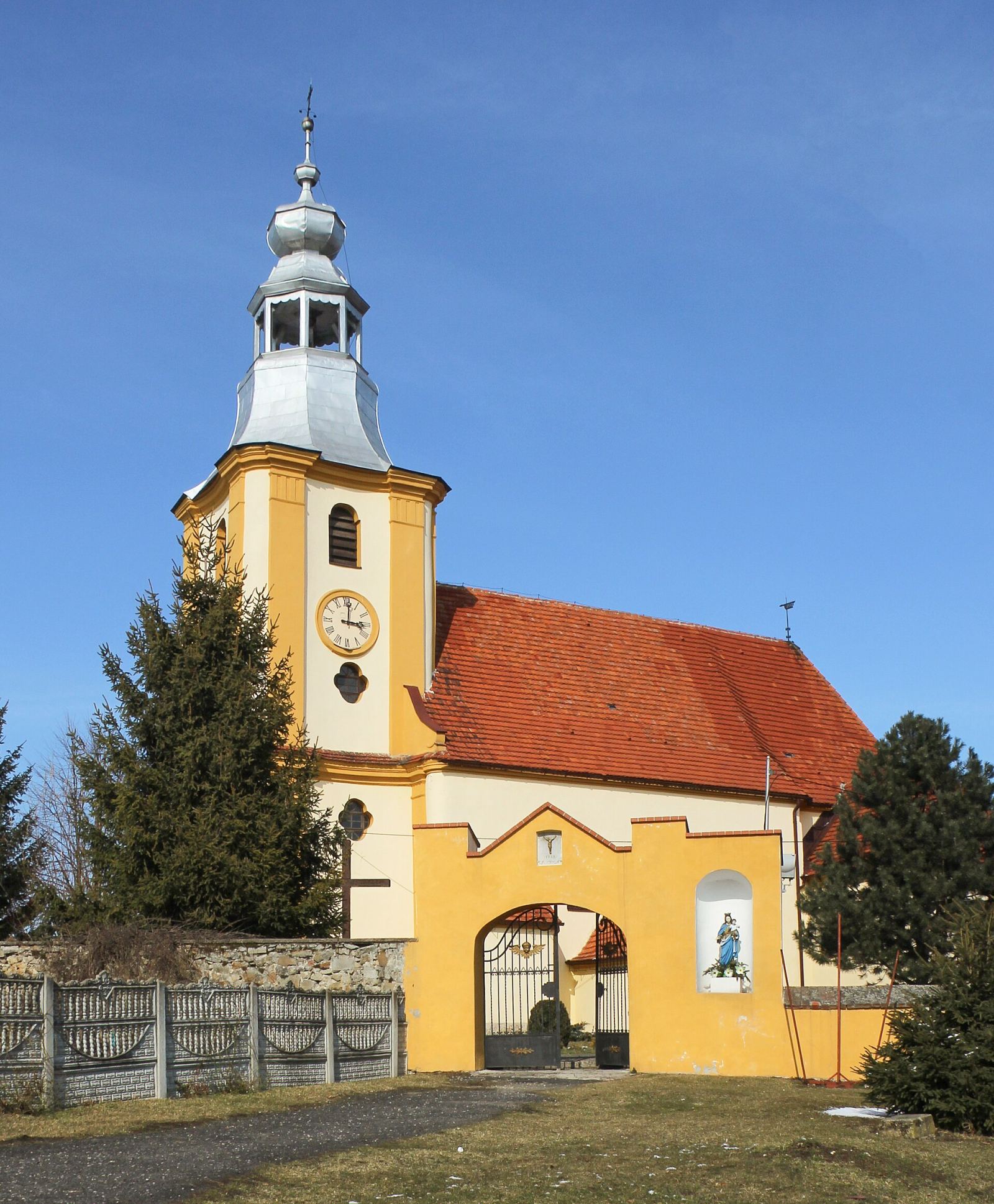 Kościół parafialny pw. św. Katarzyny Aleksandryjskiej, Łąka