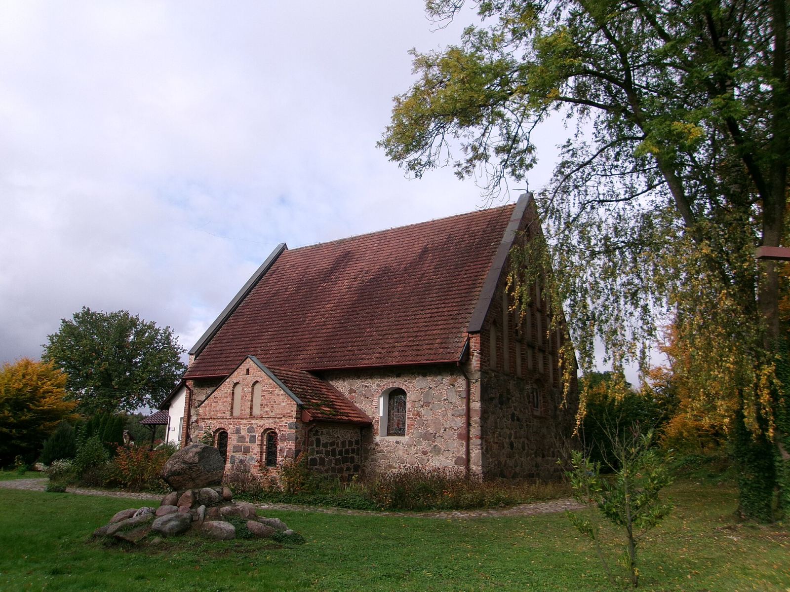 Ruina kościoła, Parlino