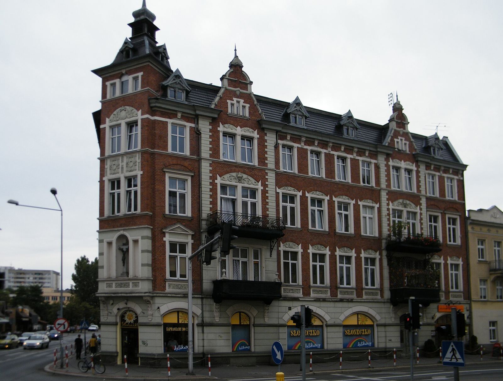 Dom, Opole