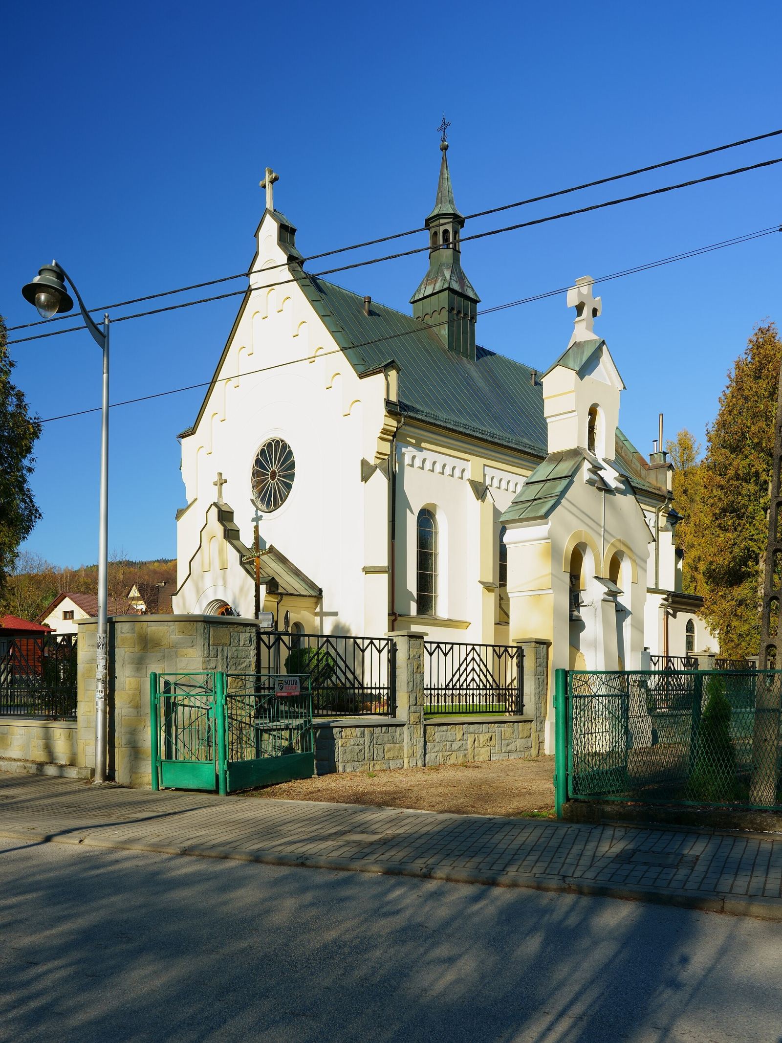 Kościół parafialny pw. Matki Boskiej Królowej Polski, Stróża