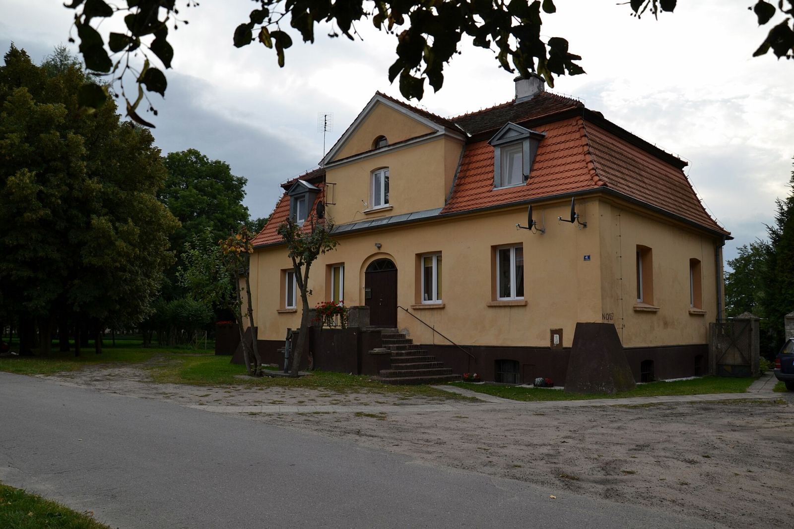Oficyna, Niechanowo
