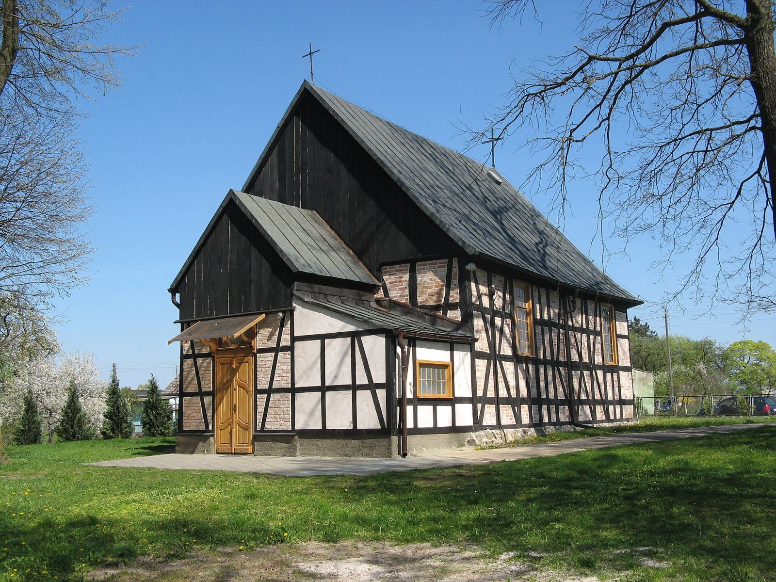 Kościół ewangelicki, ob. rzymskokatolicki filialny pw. Podwyższenia Świętego Krzyża, Słonowice