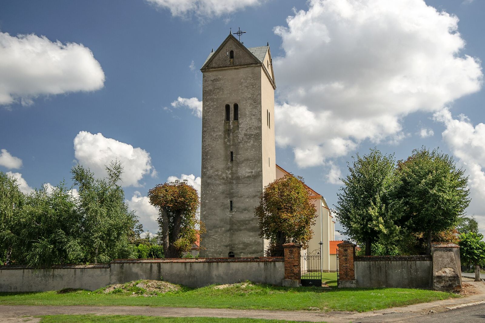 Kościół parafialny pw. św. Franciszka, Jutrzyna
