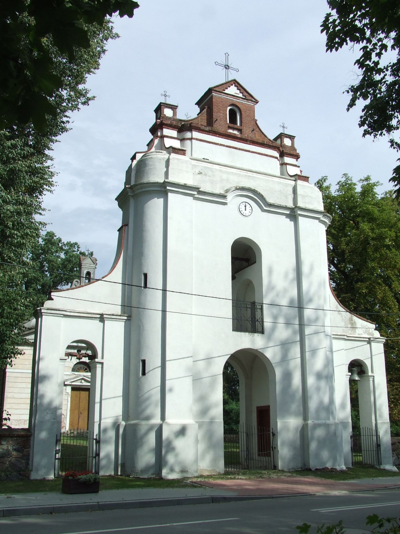 Dzwonnica-brama, Borowie