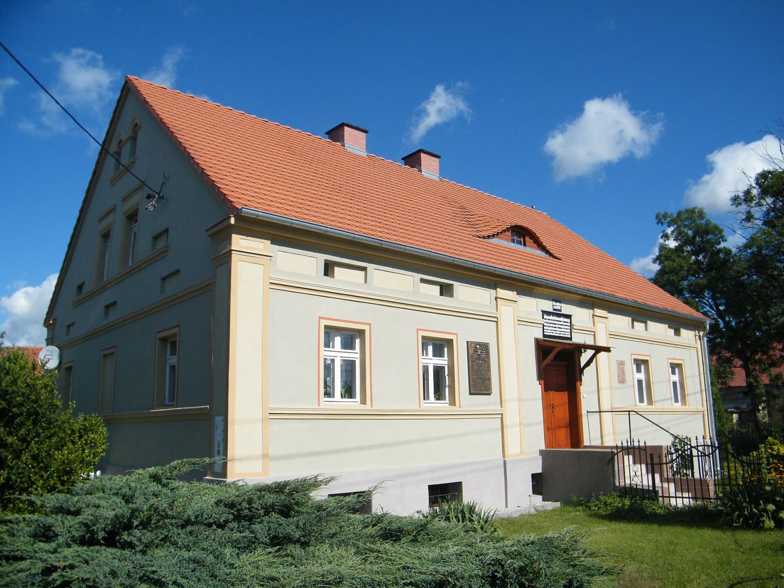 Dom ks. Jana Dzierżona, Karłowice